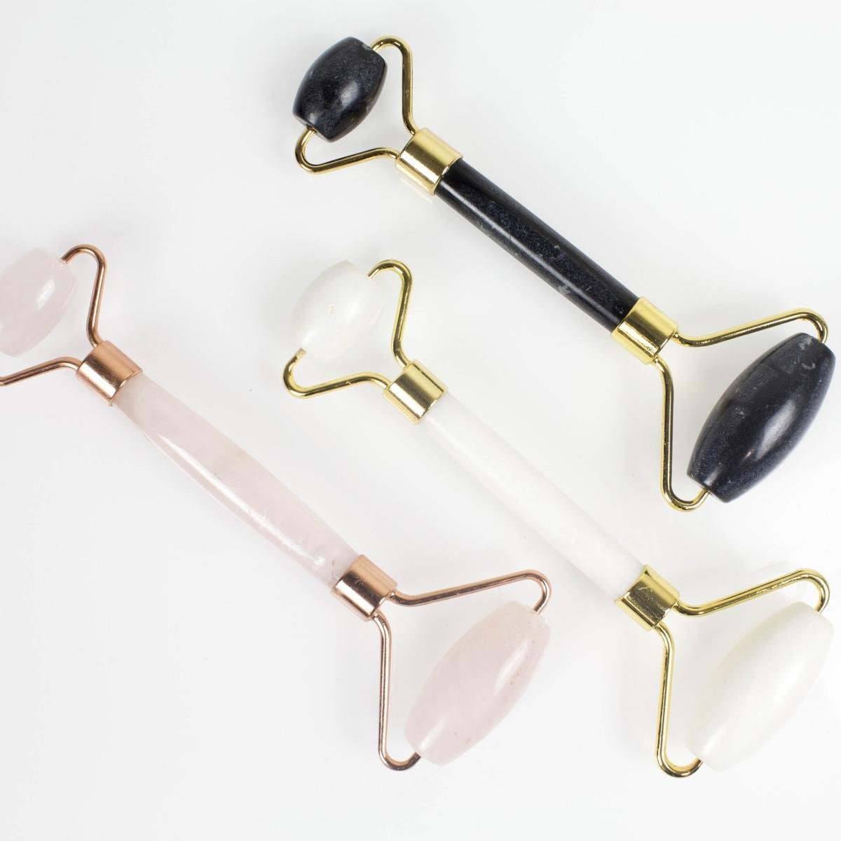 مدلك الوجه الطبيعي على الوجهين